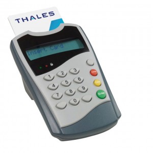 Thales Gemalto IDBridge CT700 - Cititor universal de carduri sanatate si carti noi de identitate UE cu cip
